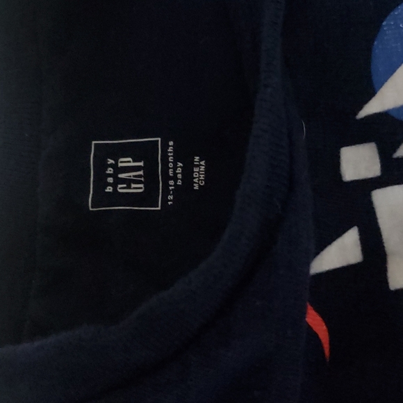 👶🏾Gently worn boys "Old Navy" tshirt  Onesie size 12-18m - Picture 4 of 4